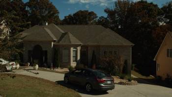 Screenshot 1 from Marry Me for Christmas (Full Movie)