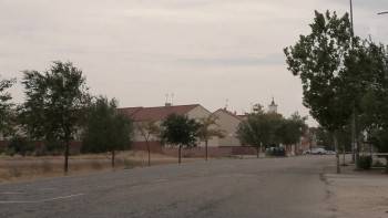 Screenshot 3 from Marta's Suitcase (Full Movie)