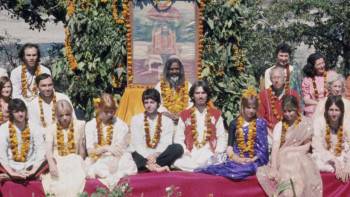 Screenshot 1 from Meeting the Beatles in India (Full Movie)
