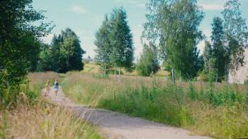 Screenshot 1 from Mia & Liki (Full Movie)