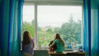 Screenshot 2 from Mia & Liki (Full Movie)