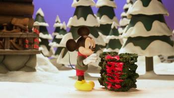 Screenshot 2 from Mickey Saves Christmas (Full Movie)