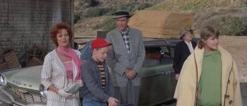 Screenshot 1 from Mr. Hobbs Takes a Vacation (Full Movie)
