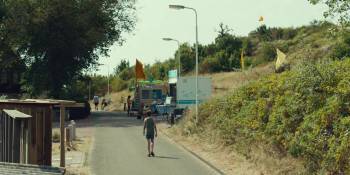 Screenshot 1 from My Extraordinary Summer with Tess (Full Movie)