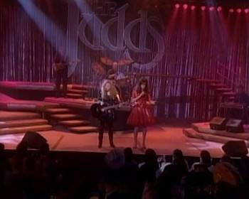 Screenshot 1 from Naomi & Wynonna: Love Can Build a Bridge (Full Movie)