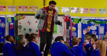 Screenshot 1 from Nativity Rocks! (Full Movie)