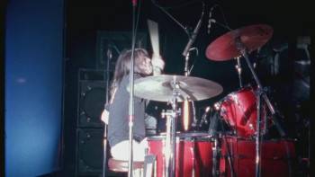 Screenshot 3 from Nirvana: Live at the Paramount (Full Movie)