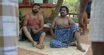 Screenshot 2 from Nna, Thaan Case Kodu (Full Movie)