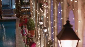Screenshot 1 from Northpole: Open for Christmas (Full Movie)