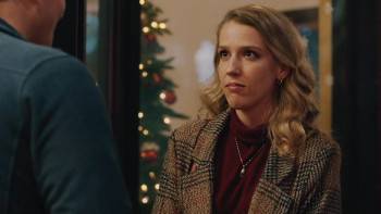 Screenshot 3 from Our Christmas House (Full Movie)