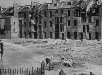 Screenshot 1 from Passport to Pimlico (Full Movie)