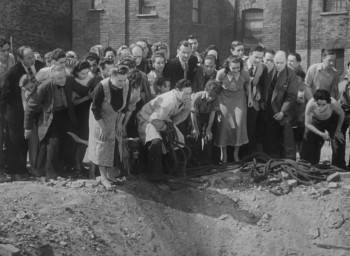 Screenshot 2 from Passport to Pimlico (Full Movie)