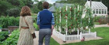 Screenshot 1 from Peter Rabbit 2: The Runaway (Full Movie)