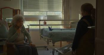 Screenshot 2 from Petite Maman (Full Movie)