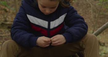 Screenshot 3 from Petite Maman (Full Movie)