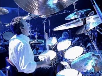 Screenshot 2 from Pink Floyd: P. U. L. S. E. Live at Earls Court (Full Movie)