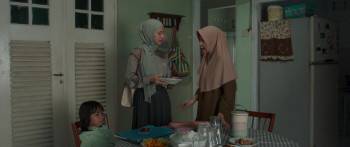 Screenshot 2 from Pintu-Pintu Surga (Full Movie)
