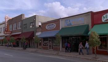 Screenshot 2 from Pizza My Heart (Full Movie)