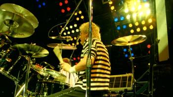Screenshot 1 from Queen Live in Budapest (Full Movie)
