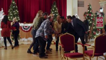 Screenshot 1 from Record Breaking Christmas (Full Movie)