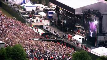 Screenshot 3 from Robbie Williams Live at Knebworth (Full Movie)