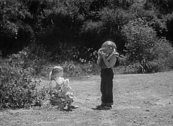 Screenshot 3 from Robot Monster (Full Movie)