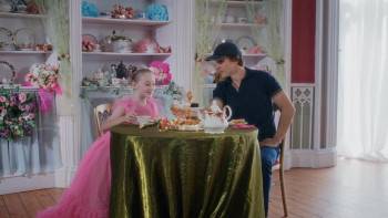 Screenshot 3 from Royal-ish (Full Movie)