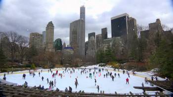 Screenshot 2 from Royally Wrapped for Christmas (Full Movie)