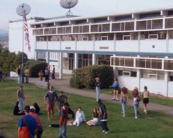 Screenshot 1 from Sabrina the Teenage Witch (Full Movie)