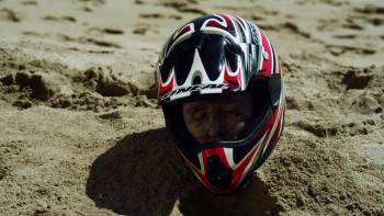 Screenshot 1 from Sand Sharks (Full Movie)