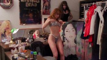 Screenshot 2 from Santa Claws (Full Movie)