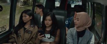 Screenshot 2 from Saranjana: Kota Ghaib (Full Movie)