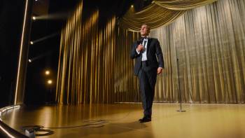 Screenshot 2 from Sebastian Maniscalco: Is It Me? (Full Movie)