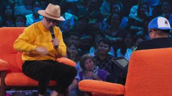 Screenshot 3 from Sit Down with Stand Up Udom Taephanich (Full Movie)