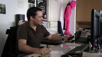 Screenshot 3 from Smash & Grab: The Story of the Pink Panthers (Full Movie)