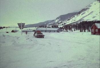 Screenshot 2 from Snowball Express (Full Movie)