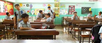 Screenshot 1 from Stanley Ka Dabba (Full Movie)