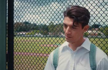 Screenshot 1 from Sunflower (Full Movie)