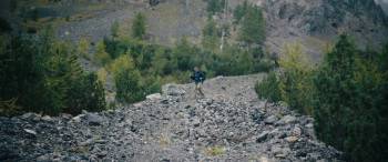 Screenshot 1 from Sur les chemins noirs (Full Movie)