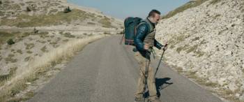 Screenshot 2 from Sur les chemins noirs (Full Movie)