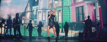 Screenshot 1 from Taylor Swift: City of Lover Concert (Full Movie)