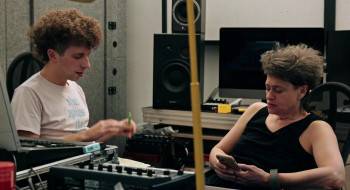 Screenshot 2 from Teaches of Peaches (Full Movie)