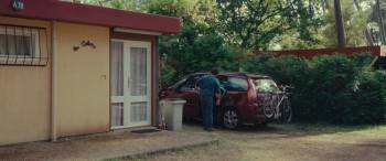 Screenshot 2 from The Animal Kingdom (Full Movie)