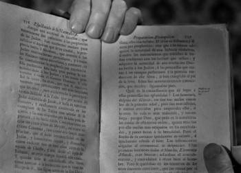 Screenshot 1 from The Beast with Five Fingers (Full Movie)