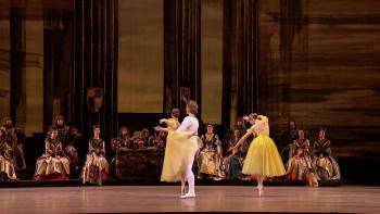 Screenshot 2 from The Bolshoi Ballet: Live from Moscow - Swan Lake (Full Movie)