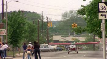 Screenshot 2 from The Cannonball Run (Full Movie)