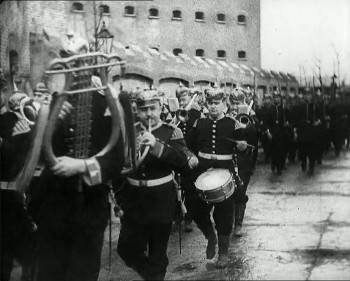 Screenshot 3 from The Captain from Köpenick (Full Movie)