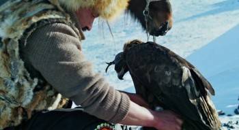Screenshot 3 from The Eagle Huntress (Full Movie)