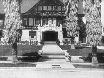 Screenshot 1 from The Electric House (Full Movie)