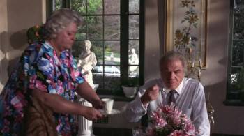 Screenshot 3 from The Gang That Couldn't Shoot Straight (Full Movie)